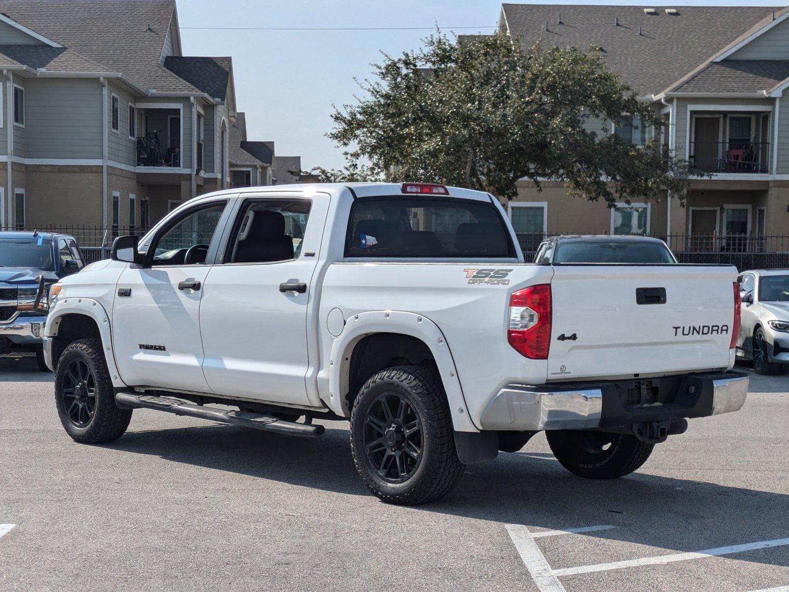 2017 Toyota Tundra 4WD Vehicle Photo in Corpus Christi, TX 78415