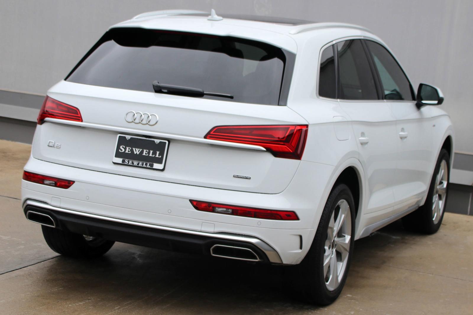 2024 Audi Q5 Vehicle Photo in SUGAR LAND, TX 77478