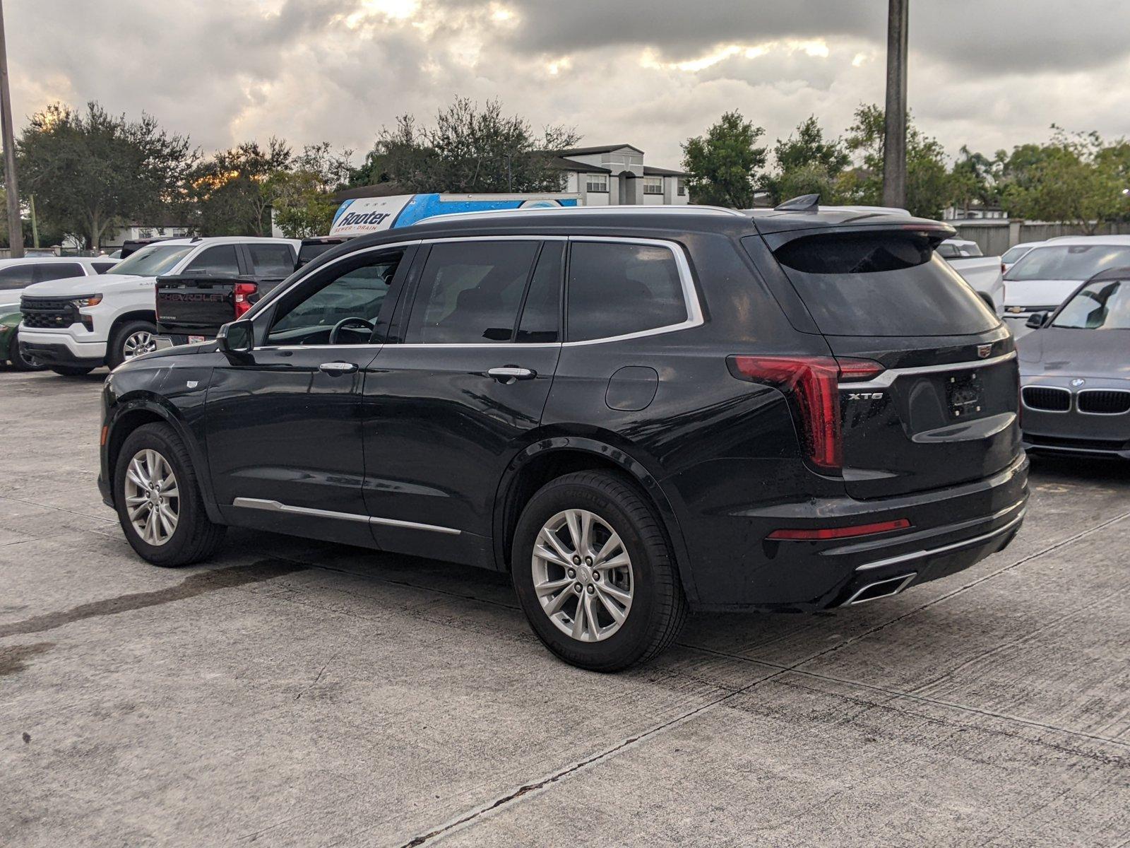 2024 Cadillac XT6 Vehicle Photo in PEMBROKE PINES, FL 33024-6534