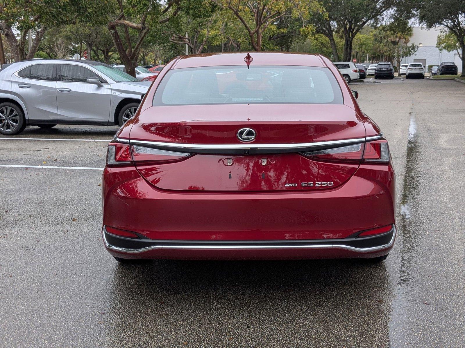 2024 Lexus ES 250 Vehicle Photo in West Palm Beach, FL 33417