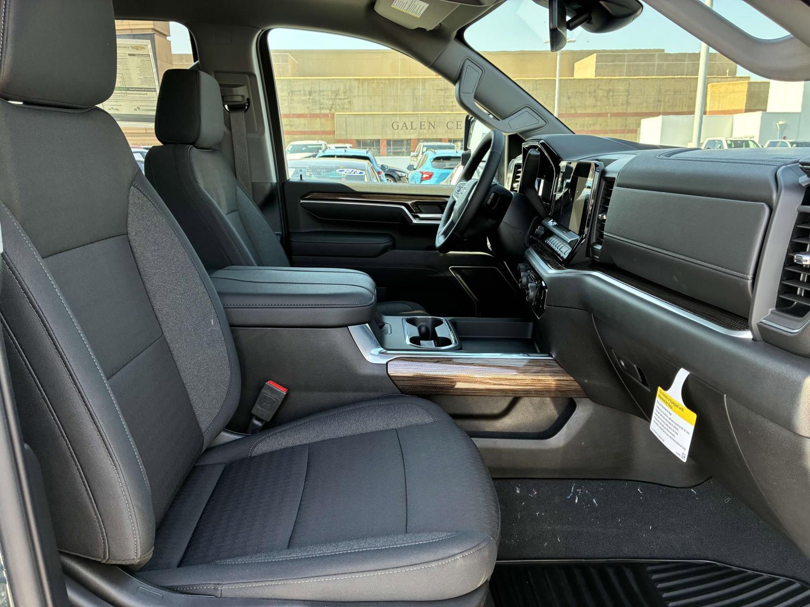 2025 Chevrolet Silverado 2500 HD Vehicle Photo in LOS ANGELES, CA 90007-3794