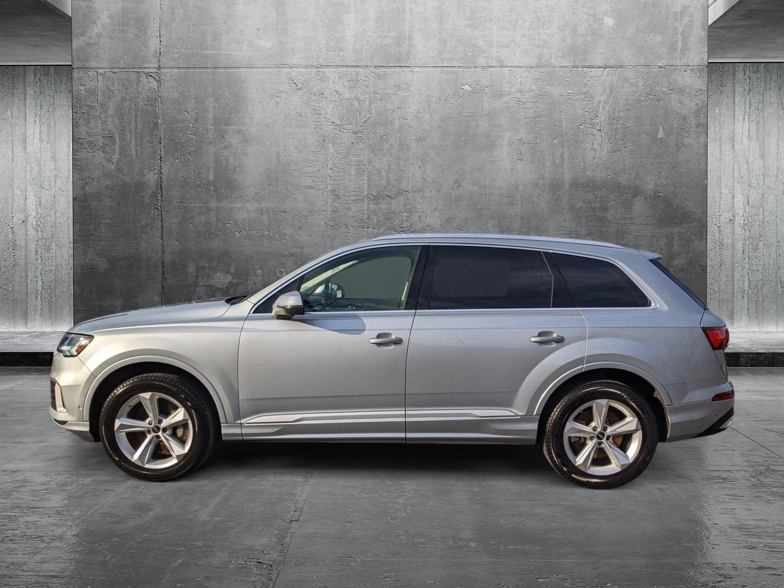2024 Audi Q7 Vehicle Photo in TIMONIUM, MD 21093-2300