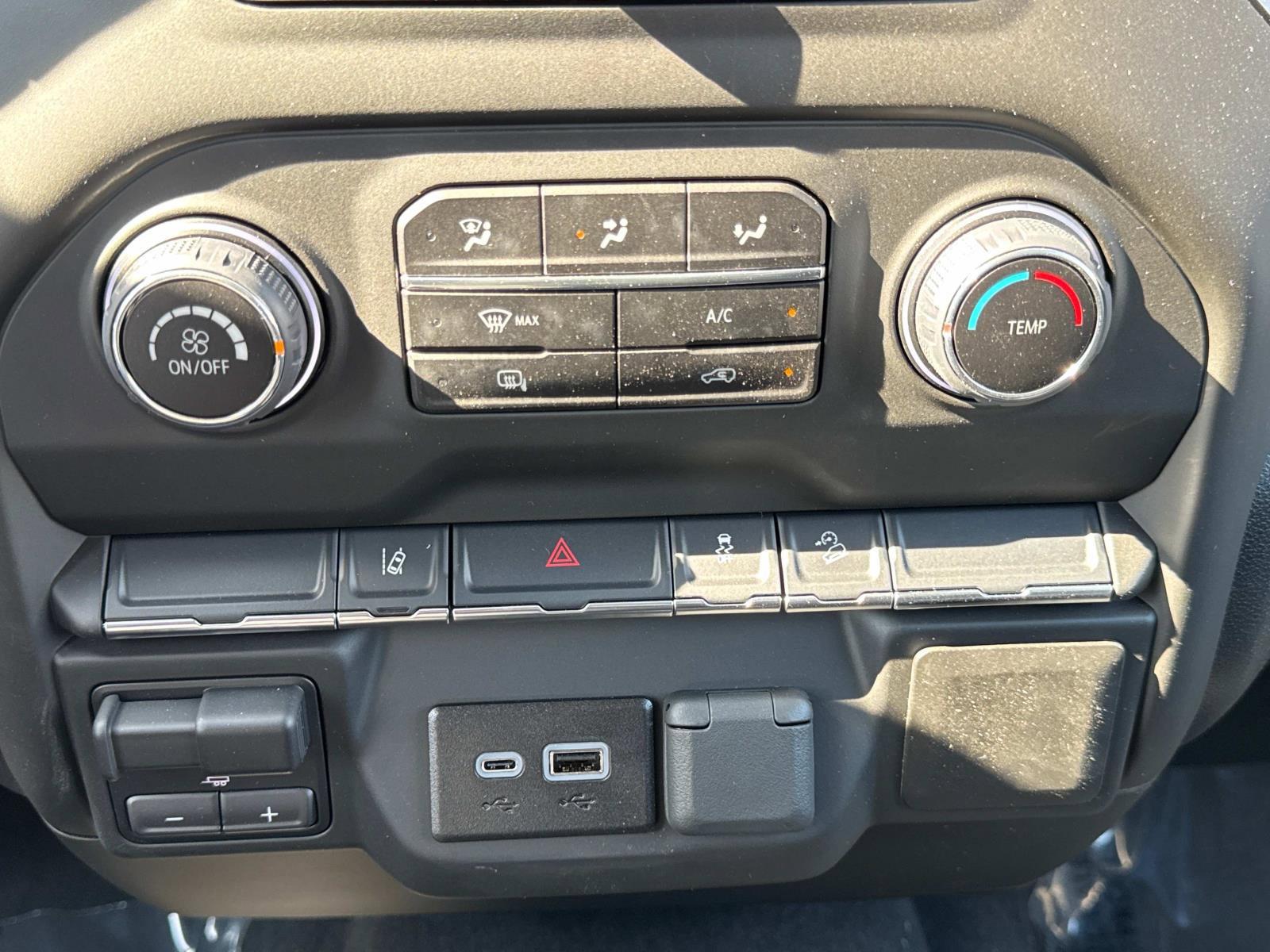 2025 Chevrolet Silverado 2500 HD Vehicle Photo in LOS ANGELES, CA 90007-3794