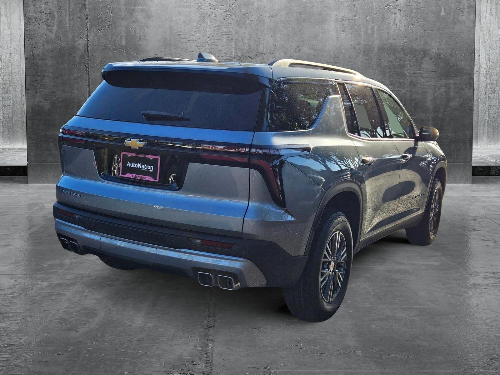 2025 Chevrolet Traverse Vehicle Photo in GREENACRES, FL 33463-3207