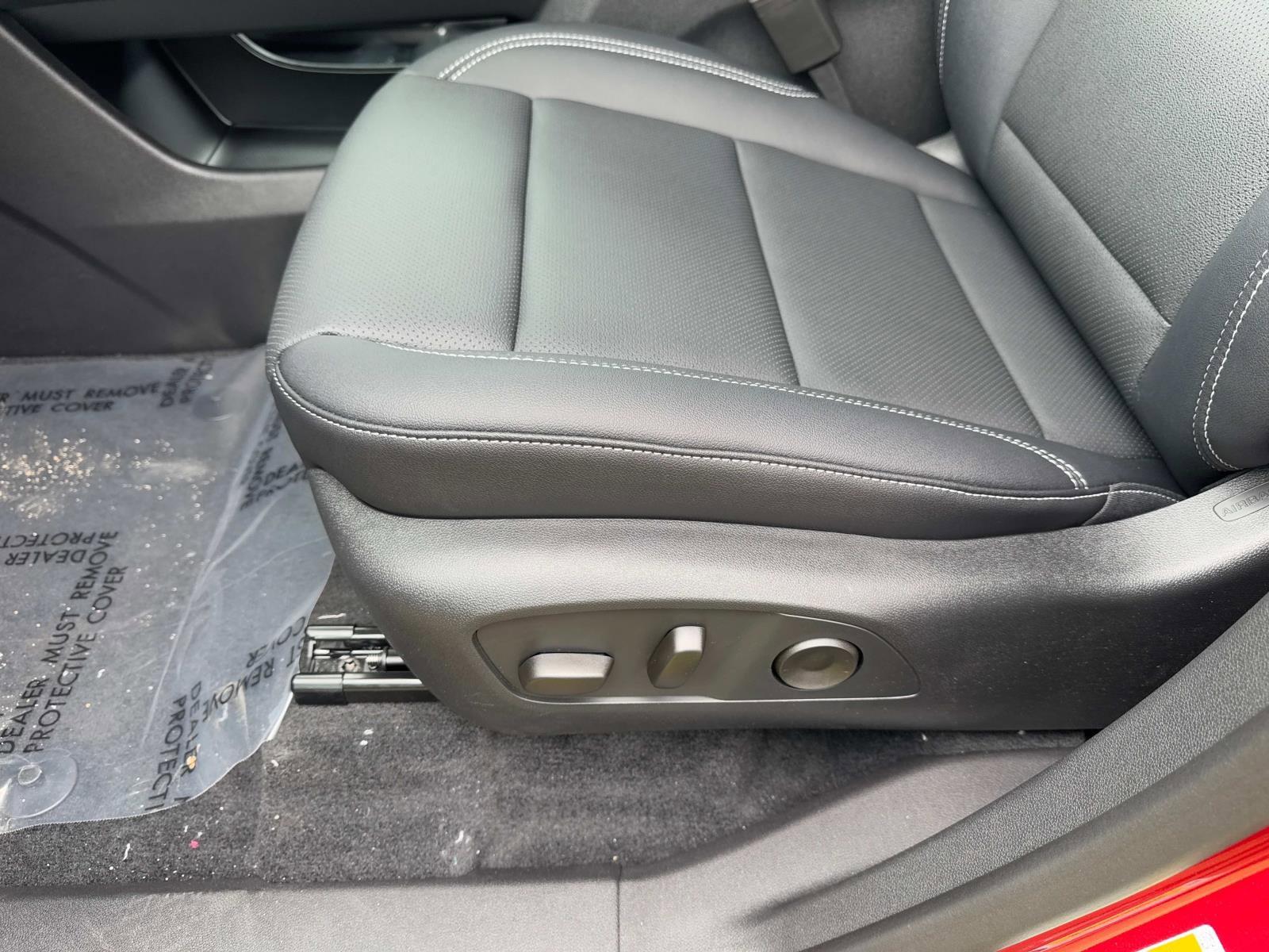 2025 Chevrolet Traverse Vehicle Photo in LOS ANGELES, CA 90007-3794