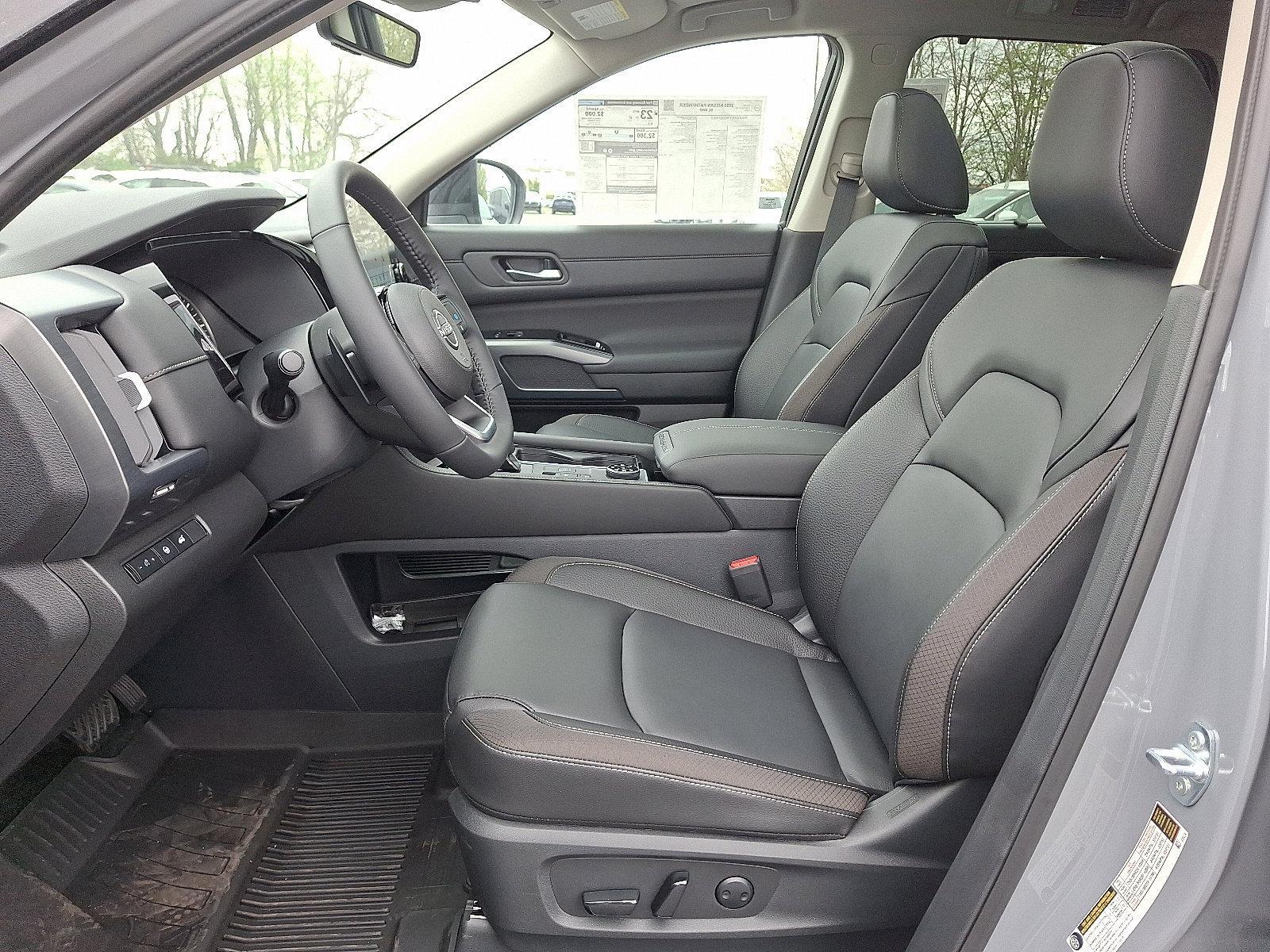 2025 Nissan Pathfinder Vehicle Photo in Mechanicsburg, PA 17050-2306