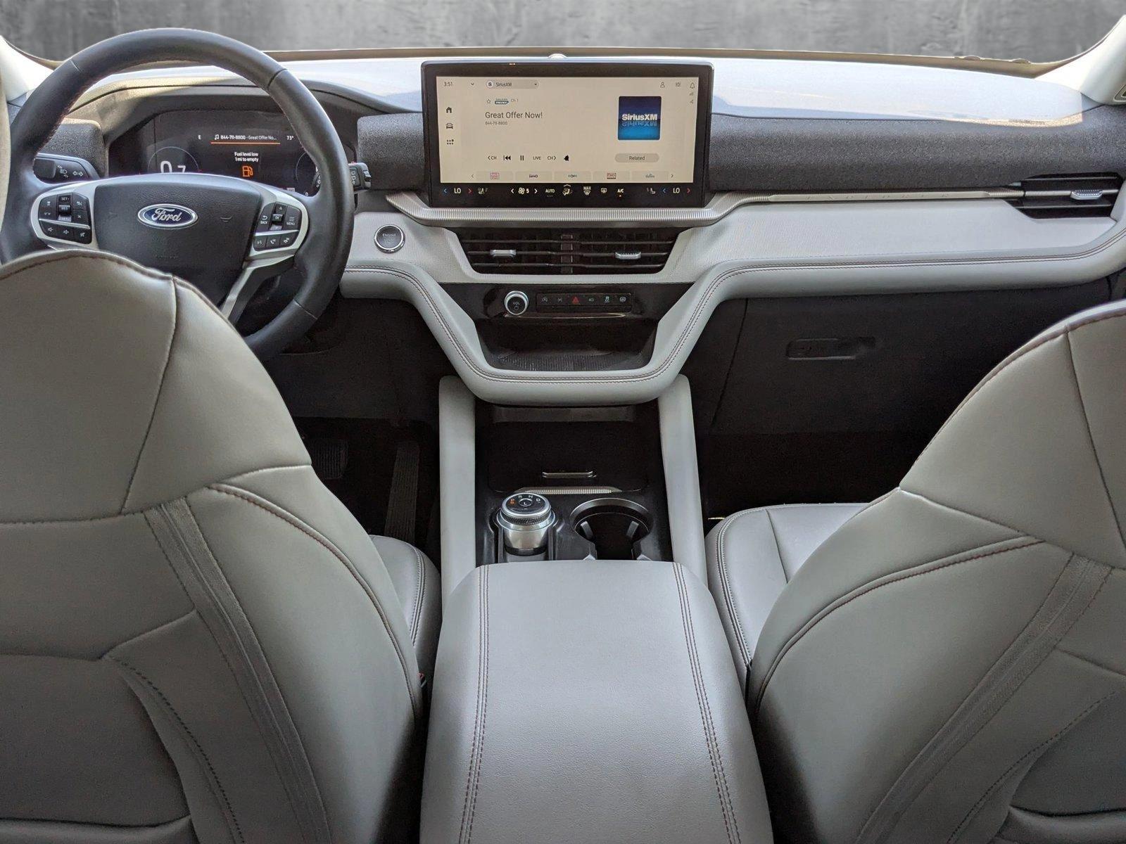 2025 Ford Explorer Vehicle Photo in St. Petersburg, FL 33713