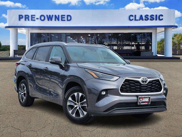 2024 Toyota Highlander Vehicle Photo in SUGAR LAND, TX 77478-0000