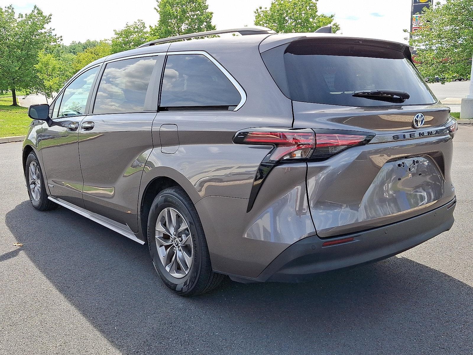 2021 Toyota Sienna Vehicle Photo in Harrisburg, PA 17111