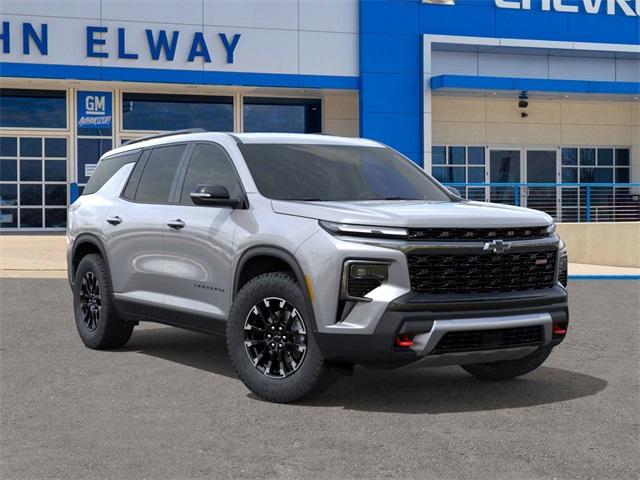 2025 Chevrolet Traverse Vehicle Photo in ENGLEWOOD, CO 80113-6708