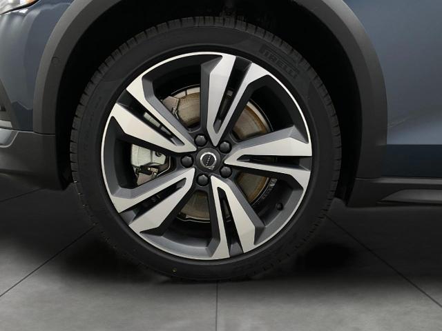 2026 Volvo V60 Cross Country Vehicle Photo in Appleton, WI 54913