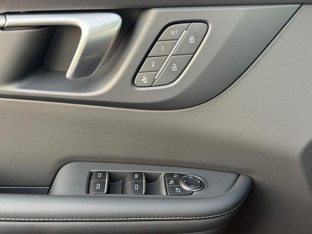 2026 Buick Enclave Vehicle Photo in COLUMBIA, MO 65203-3903