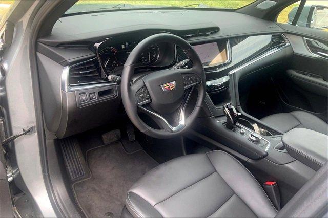 2025 Cadillac XT6 Vehicle Photo in KANSAS CITY, MO 64114-4545