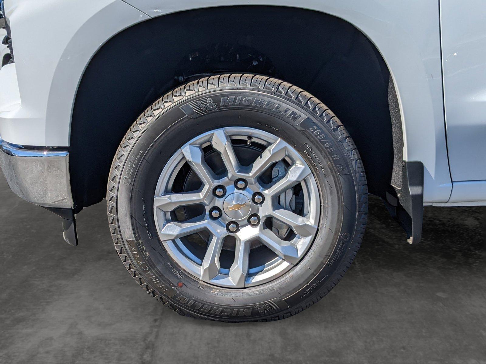 2024 Chevrolet Silverado 1500 Vehicle Photo in VALENCIA, CA 91355-1705