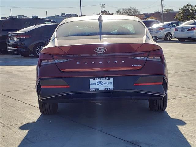 2025 Hyundai ELANTRA Vehicle Photo in Peoria, IL 61615