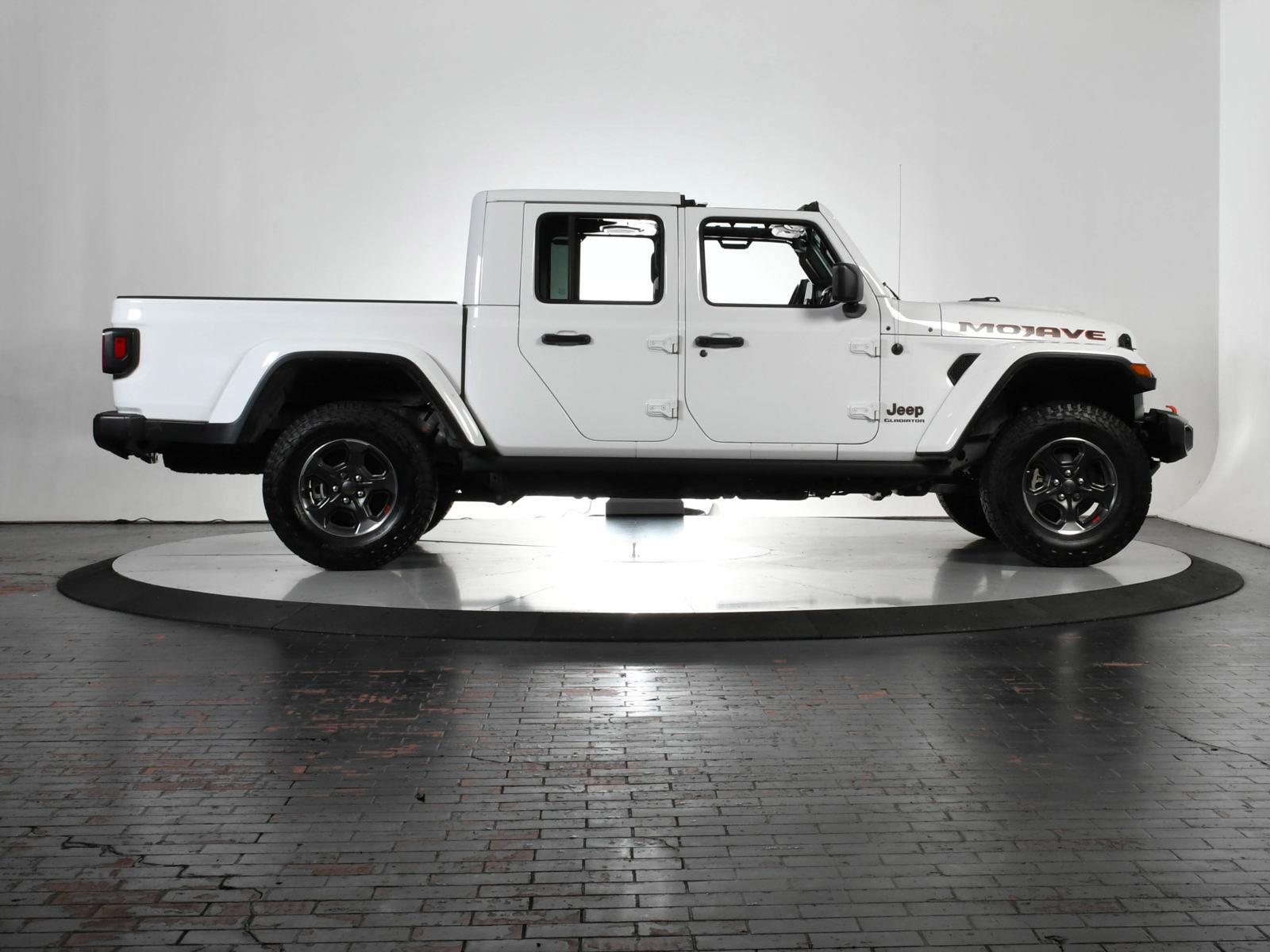 2022 Jeep Gladiator Vehicle Photo in DALLAS, TX 75235