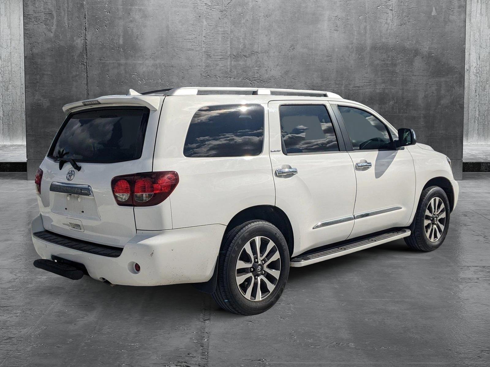 2018 Toyota Sequoia Vehicle Photo in Pembroke Pines , FL 33084