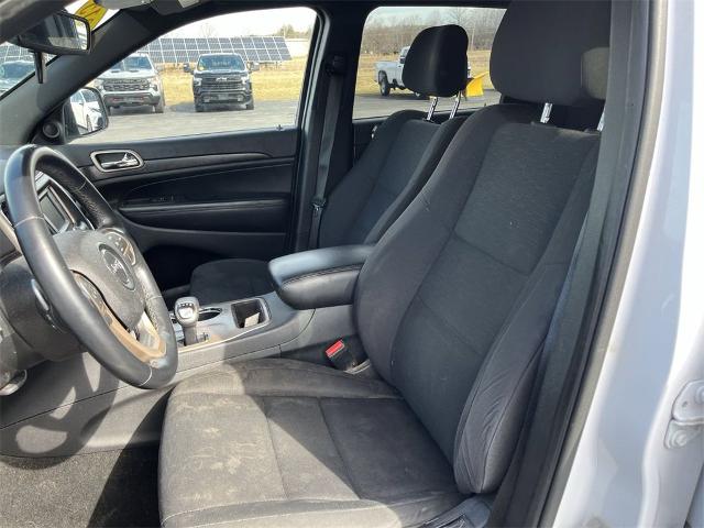 2015 Jeep Grand Cherokee Vehicle Photo in TULLY, NY 13159-3159