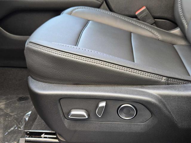 2025 GMC Yukon XL Vehicle Photo in DALLAS, TX 75209-3016