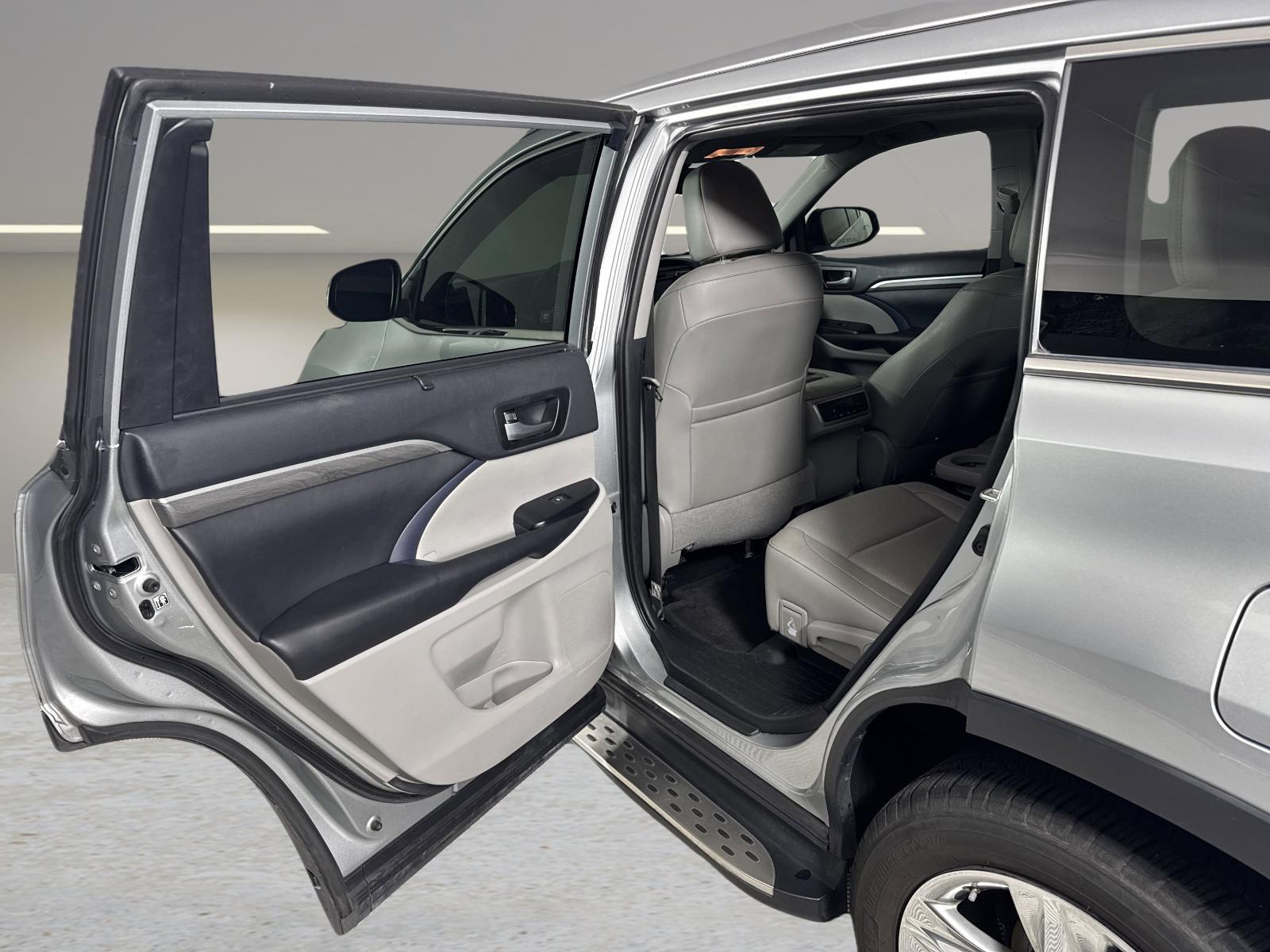 2019 Toyota Highlander Vehicle Photo in GEORGETOWN, TX 78626-7508