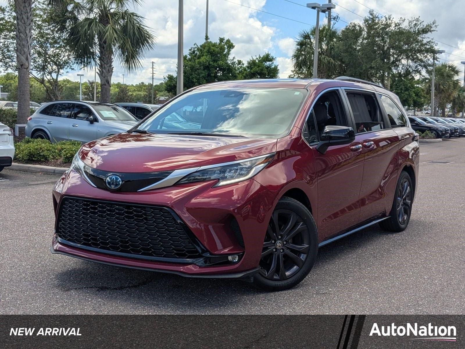 2022 Toyota Sienna Vehicle Photo in Wesley Chapel, FL 33544