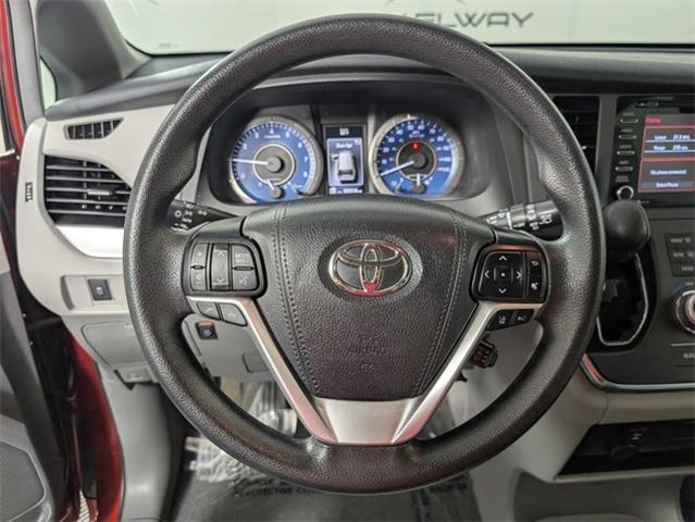 2018 Toyota Sienna Vehicle Photo in ENGLEWOOD, CO 80113-6708
