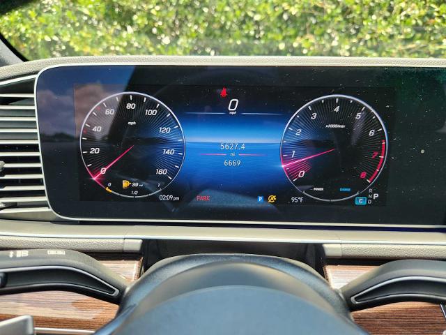2025 Mercedes-Benz GLE Vehicle Photo in HOUSTON, TX 77079