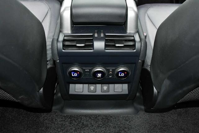 2024 Defender Vehicle Photo in DALLAS, TX 75235