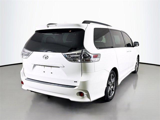 2018 Toyota Sienna Vehicle Photo in PUYALLUP, WA 98371-4149