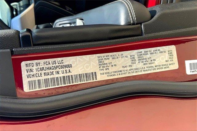 2023 Jeep Grand Cherokee Vehicle Photo in TOPEKA, KS 66609-0000