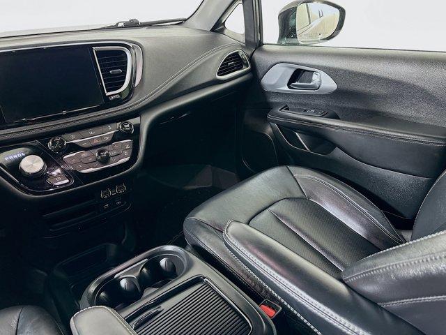 2022 Chrysler Pacifica Vehicle Photo in Doylsetown, PA 18901