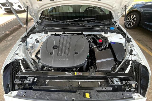 2024 Volvo V60 Cross Country Vehicle Photo in Houston, TX 77007