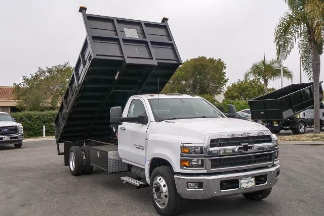 2023 Chevrolet Silverado Chassis Cab Vehicle Photo in VENTURA, CA 93003-8585