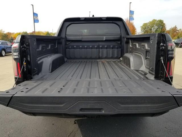 2025 GMC Sierra EV Vehicle Photo in ELYRIA, OH 44035-6349