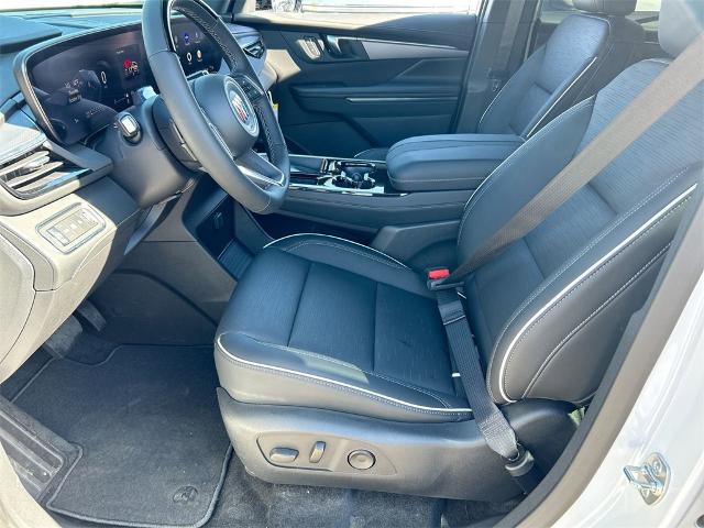 2025 Buick Enclave Vehicle Photo in GOODYEAR, AZ 85338-1310