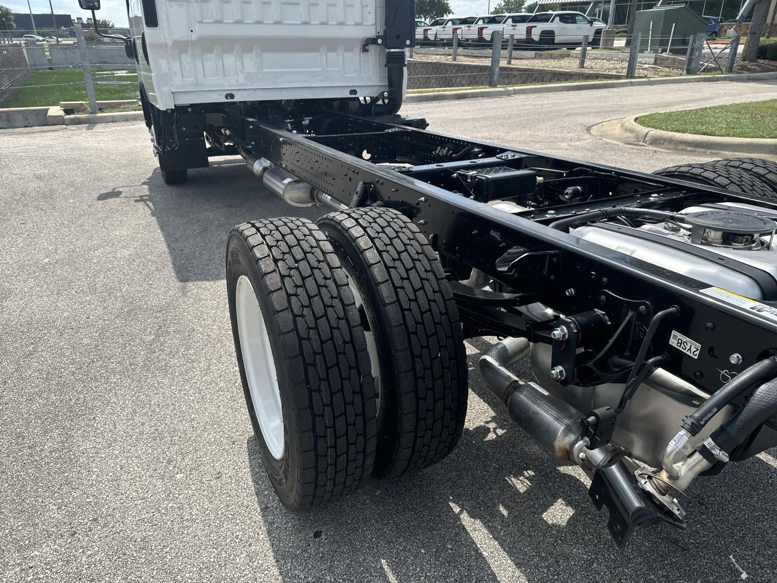 2025 Chevrolet Low Cab Forward 4500 Vehicle Photo in GEORGETOWN, TX 78626-7508