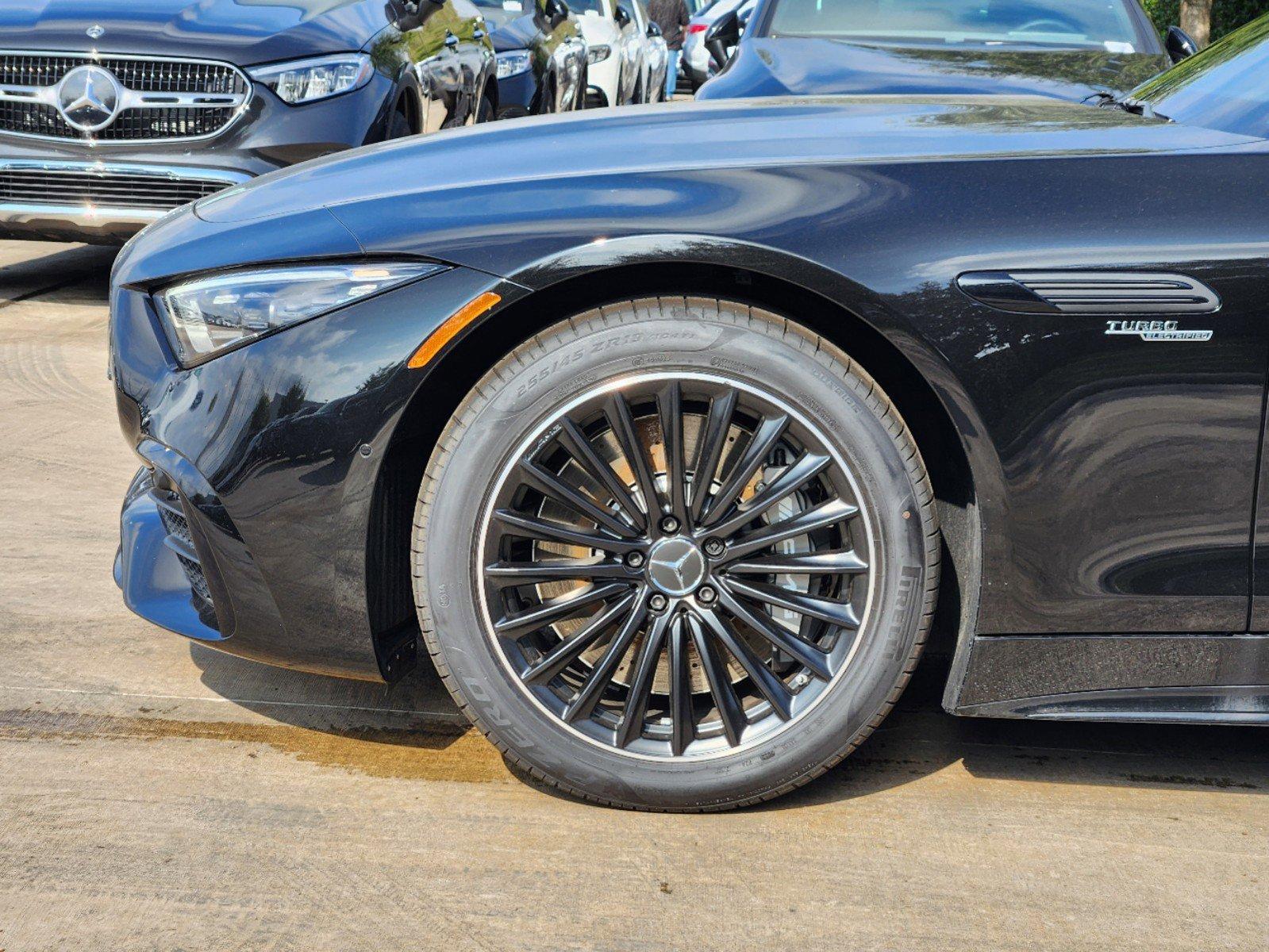 2025 Mercedes-Benz SL Vehicle Photo in HOUSTON, TX 77079