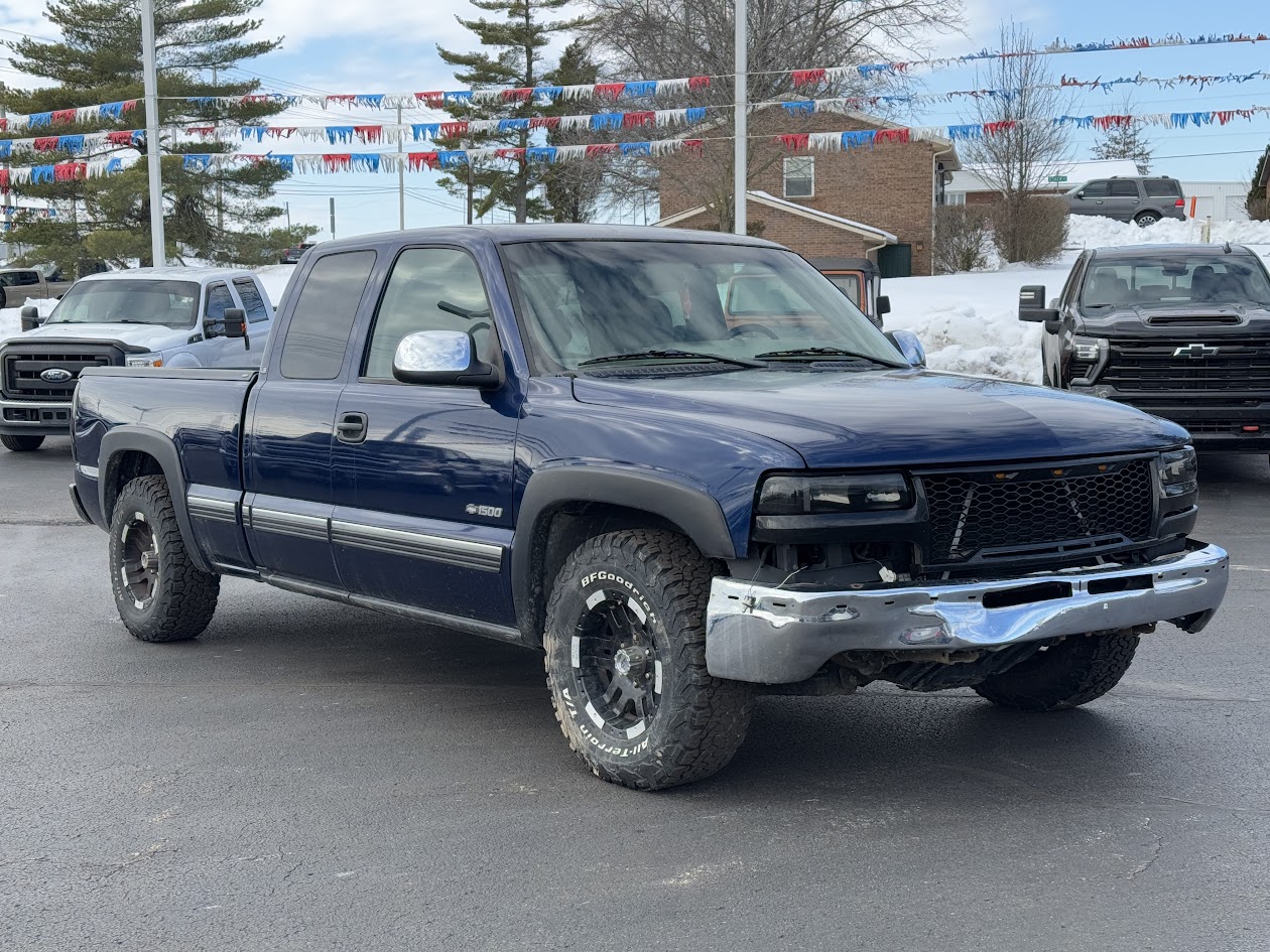 2001 Chevrolet Silverado 1500 Vehicle Photo in BOONVILLE, IN 47601-9633