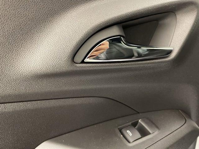 2025 Chevrolet Trax Vehicle Photo in PHOENIX, AZ 85014-3381