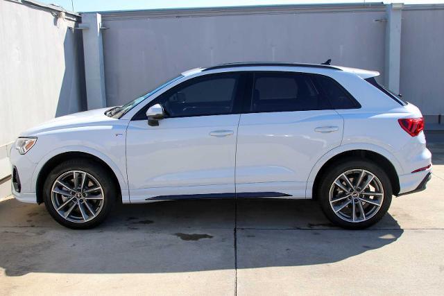 2024 Audi Q3 Vehicle Photo in SUGAR LAND, TX 77478