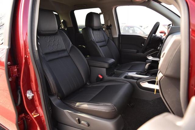 2025 Nissan Frontier Vehicle Photo in Ballwin, MO 63011