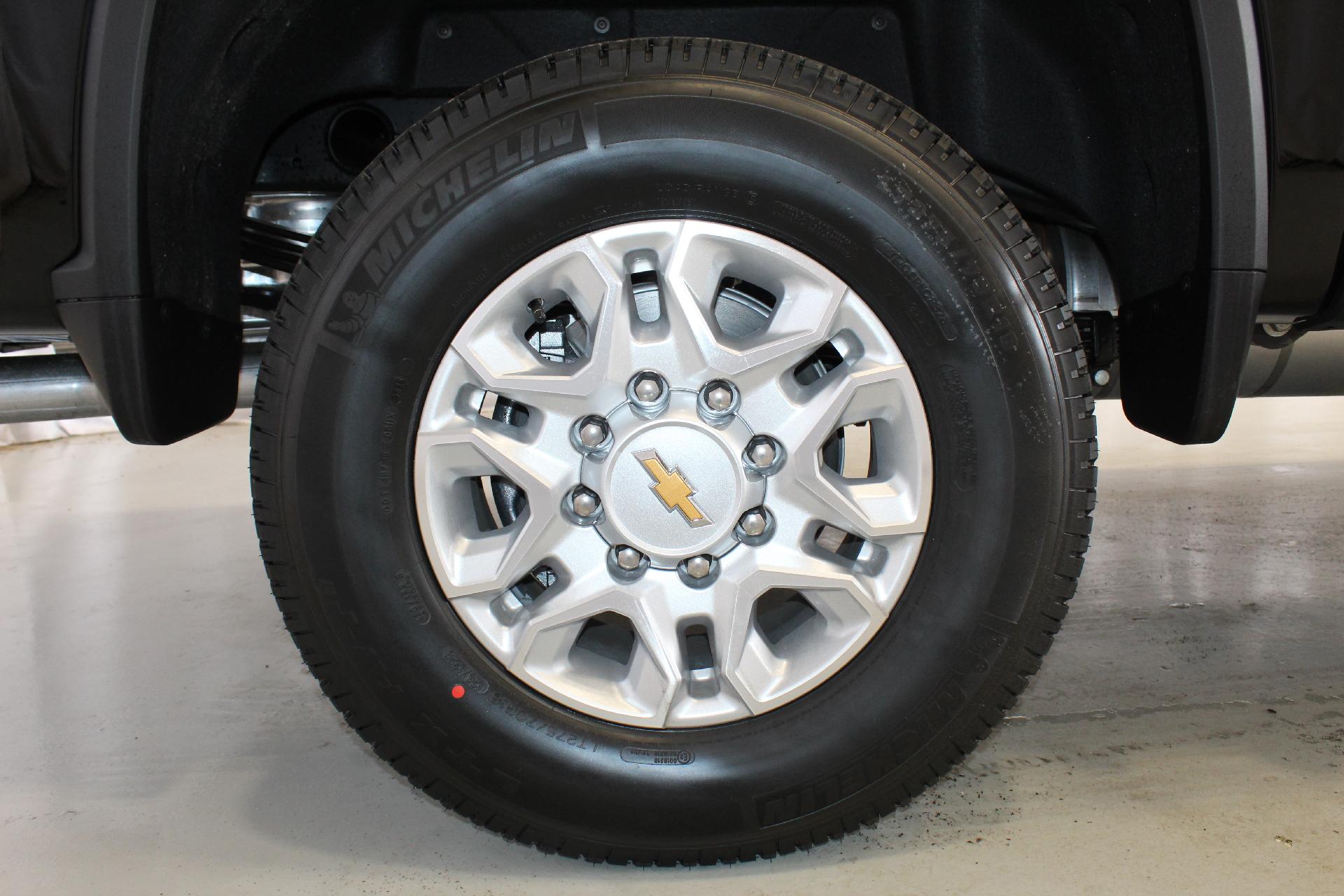 2025 Chevrolet Silverado 2500 HD Vehicle Photo in NORTHAMPTON, MA 01060-1120