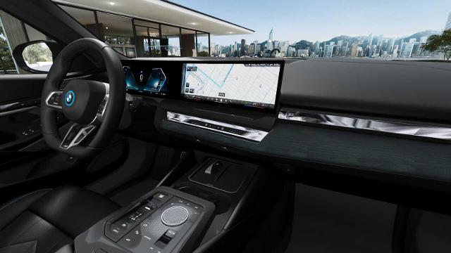 2025 BMW i5 Vehicle Photo in GRAPEVINE, TX 76051
