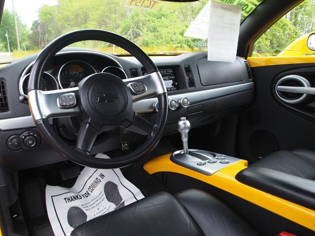 2004 Chevrolet SSR Vehicle Photo in MADISON, IN 47250-1611
