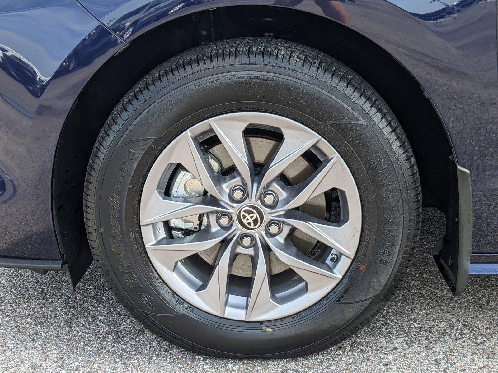 2024 Toyota Sienna Vehicle Photo in ORLANDO, FL 32808-7998