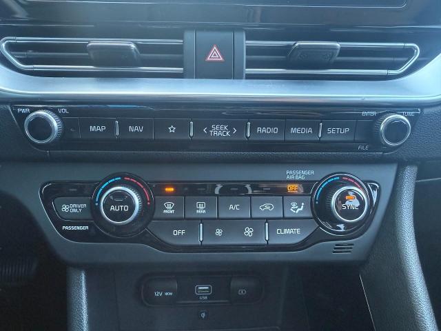 2022 Kia Niro Vehicle Photo in Oshkosh, WI 54904