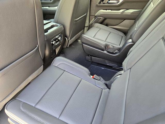 2025 GMC Yukon Vehicle Photo in DALLAS, TX 75209-3016