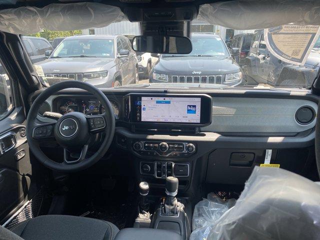 2025 Jeep Gladiator Vehicle Photo in Doylsetown, PA 18901