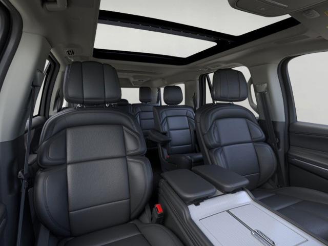 2025 Lincoln Navigator L Vehicle Photo in Neenah, WI 54956