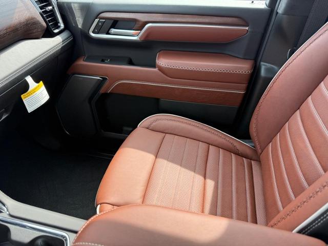 2025 GMC Sierra 3500 HD Vehicle Photo in COLUMBIA, MO 65203-3903